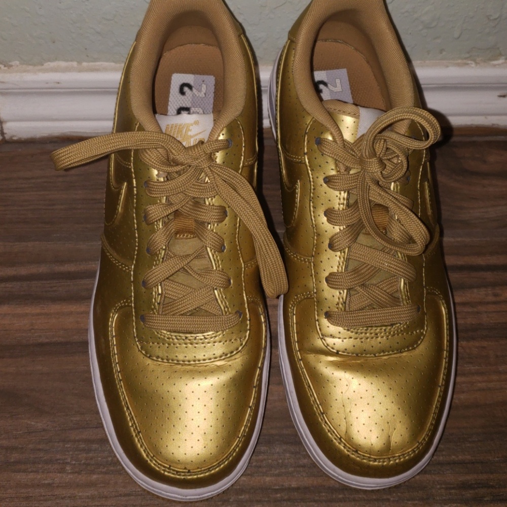 NIKE AIR FORCE 1 THROW BACKS